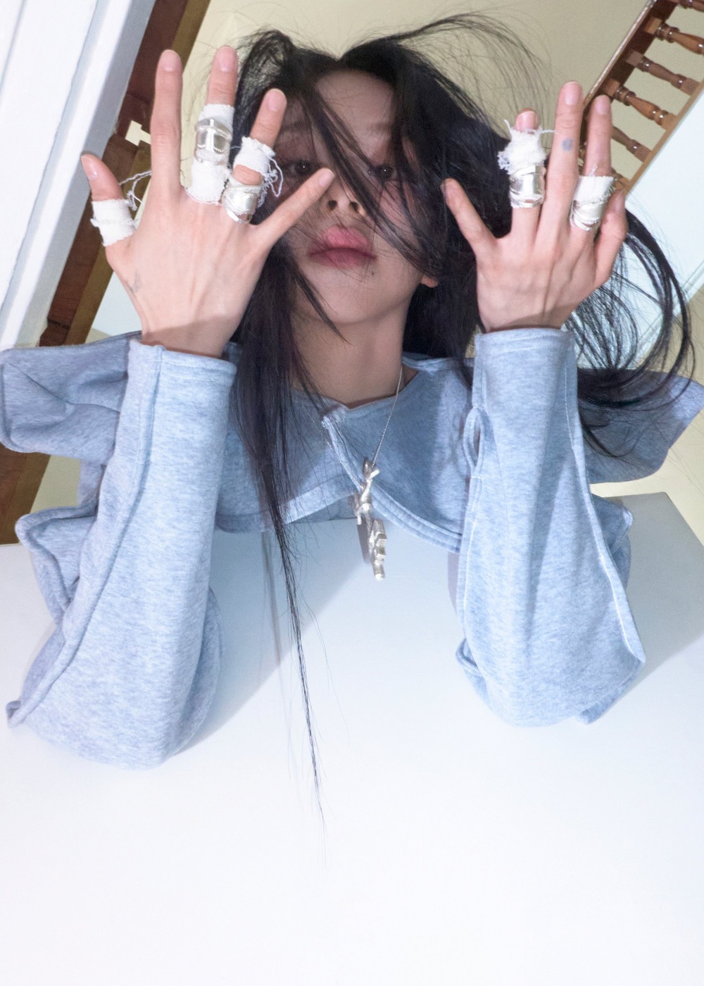 트와이스 채영, 정규 1집 티저 포토 추가 공개…신비로운 판타지 이야기로의 초대