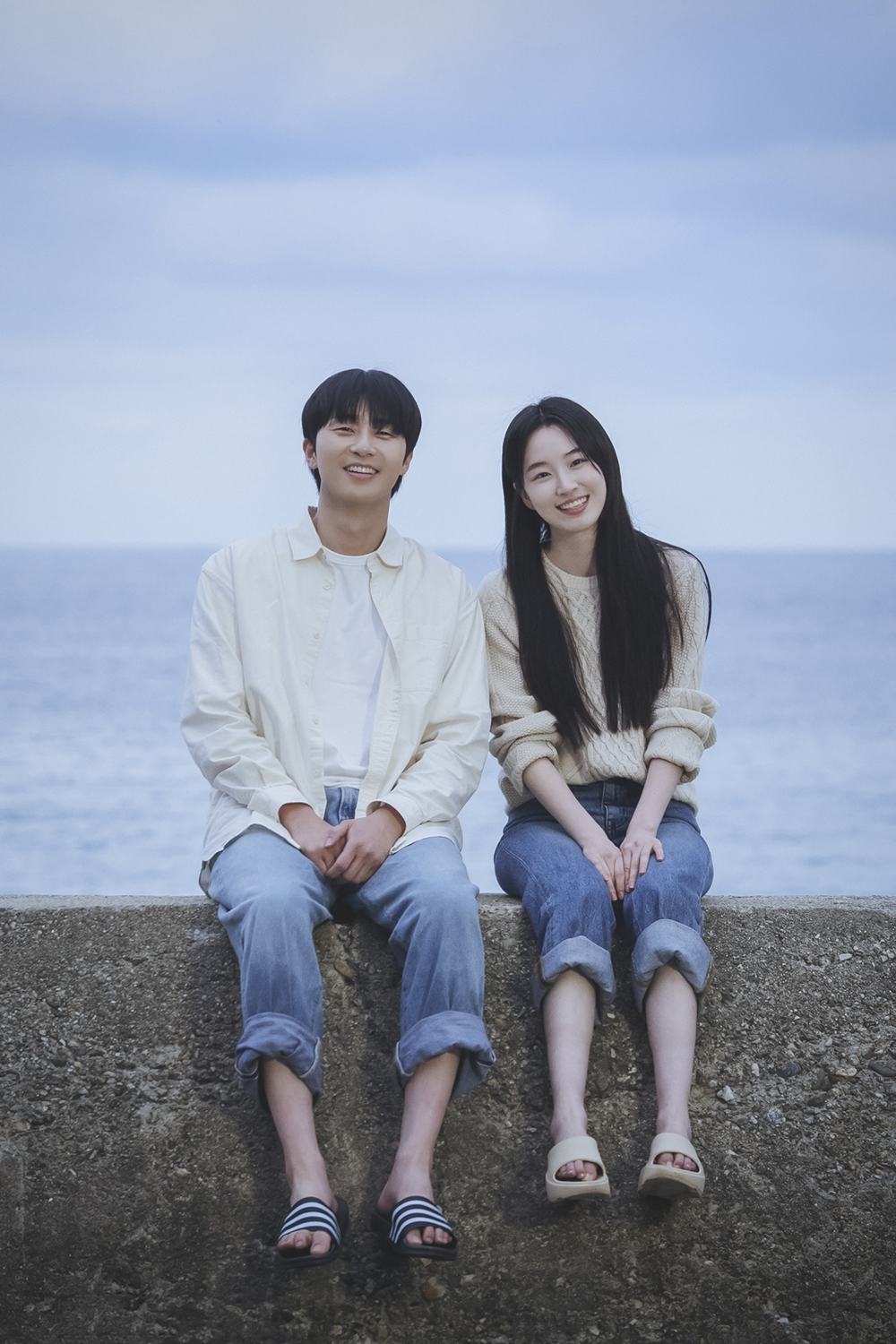 ‘경도를 기다리며’ 박서준♥원지안, 달콤 쌉싸름한 첫사랑 추억 소환…새내기 연인의 풋풋한 청춘 스냅 사진 최초 공개