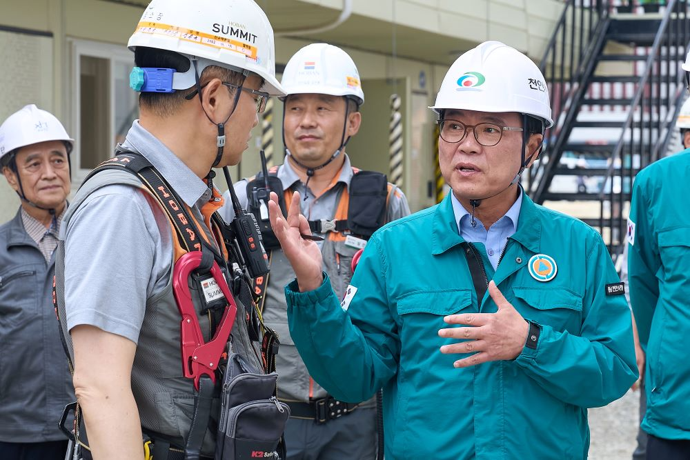 천안시 김석필 시장 권한대행 "시민 안전, 건설현장 관리가 최우선"