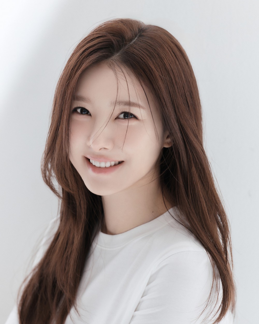 김소은, 매니지먼트S와 전속계약 체결…‘청순 매력+세련된 아우라’ 새 프로필 공개