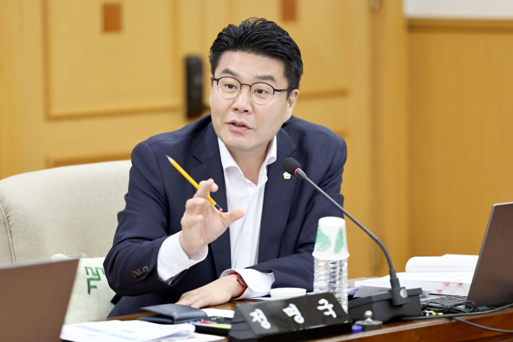 대전시의회 정명국 의원, "반려견 순찰대 지원 조례안" 발의