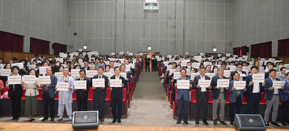 충남도, 제26회 사회복지의 날 기념식…"사회복지 종사자 지원 아끼지 않을 것"