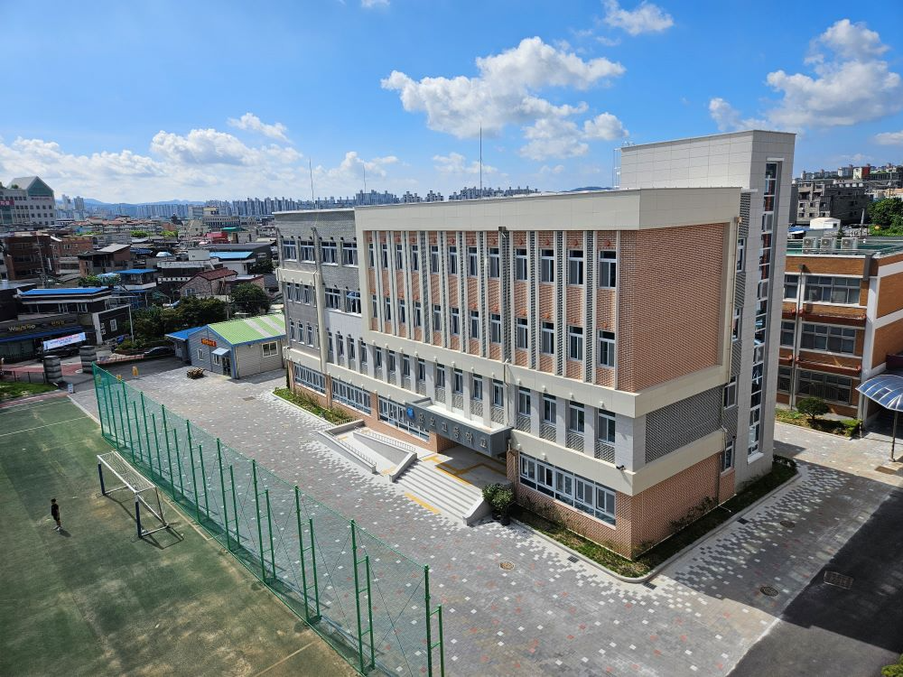 충북 청주시 서원구에 위치한 운호고등학교