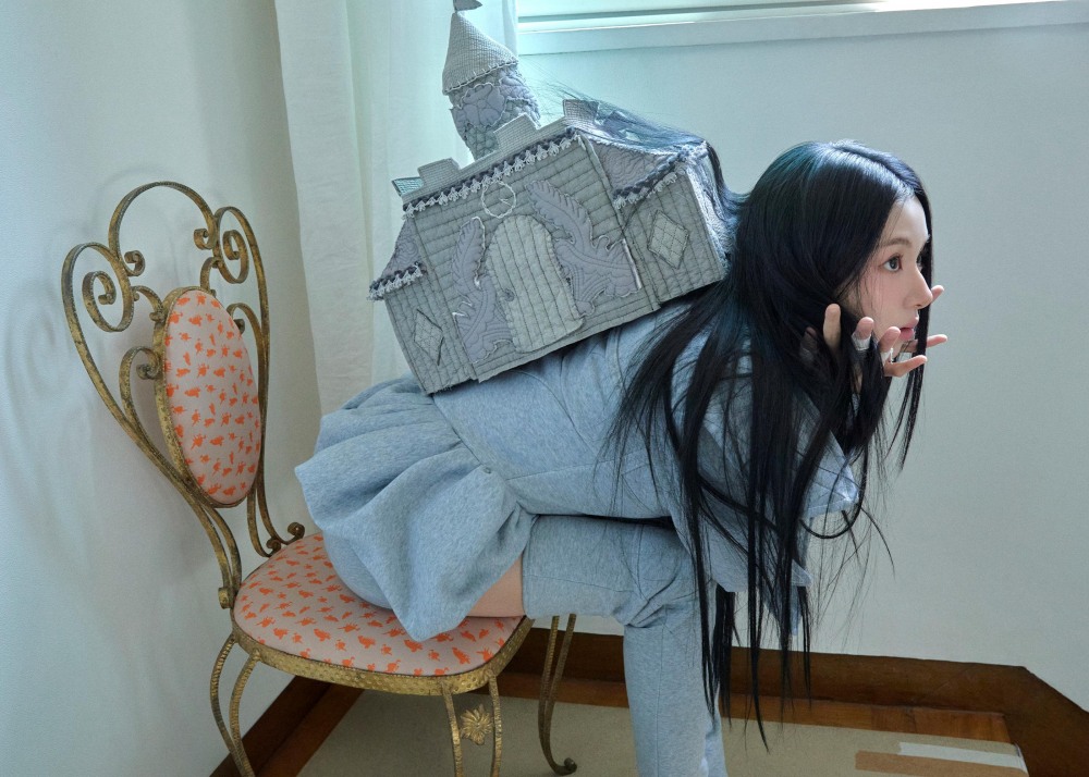 트와이스 채영, 솔로 정규 1집 앨범 차트 1위 & 타이틀곡 'SHOOT (Firecracker)' 무대 활약