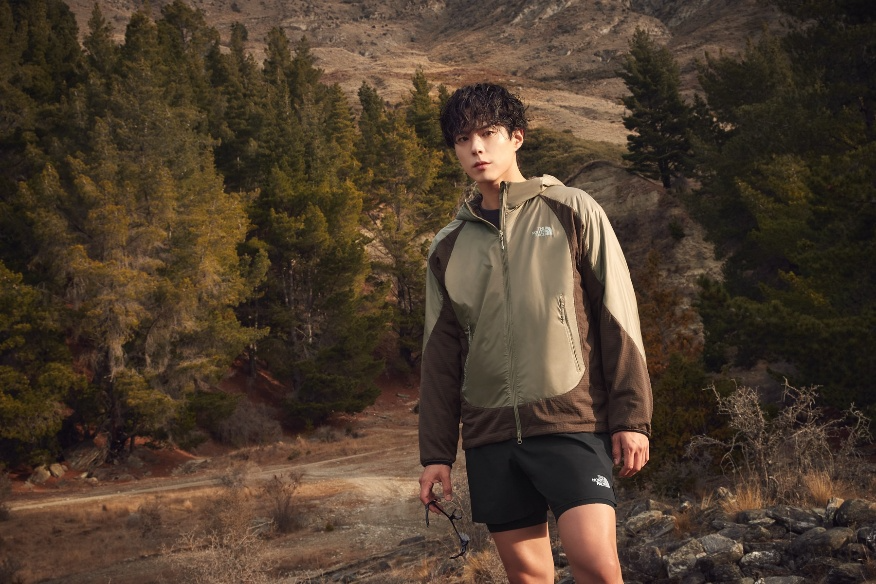 ‘페이서 플리스 재킷’을 착용한 노스페이스 홍보대사 박보검