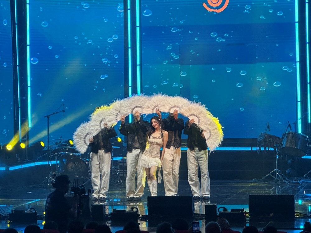 권은비, 韓 대표 아티스트로 몽골 페스티벌 출격…현지 뜨겁게 물들인 ‘매혹+치명’ 퍼포먼스