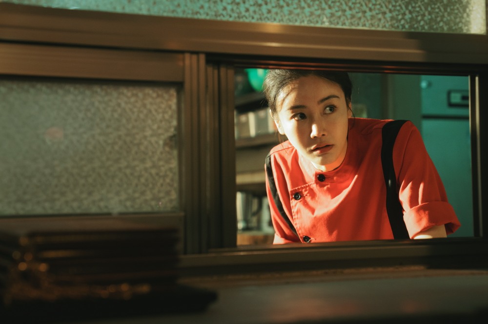 ‘믿고 보는 코미디 장르의 여신’ 황우슬혜, ‘보스’ 조직 2인자 조우진의 아내 지영 역으로 귀환