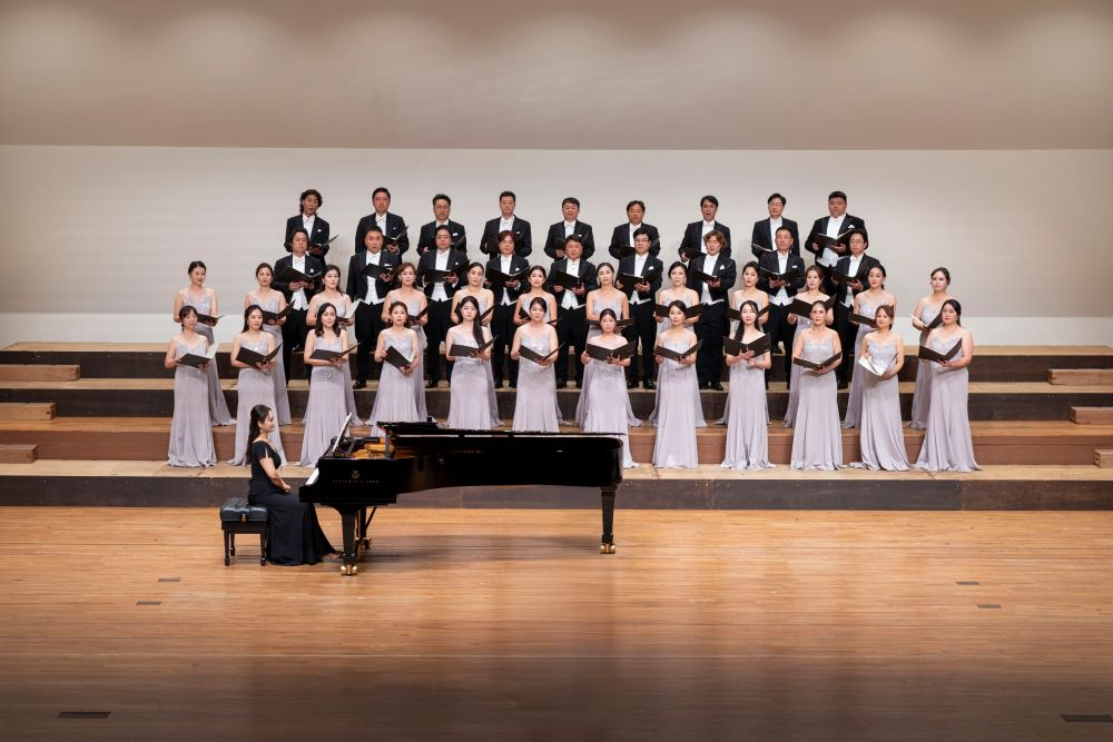 천안시립합창단 단체사진(천안시 제공)