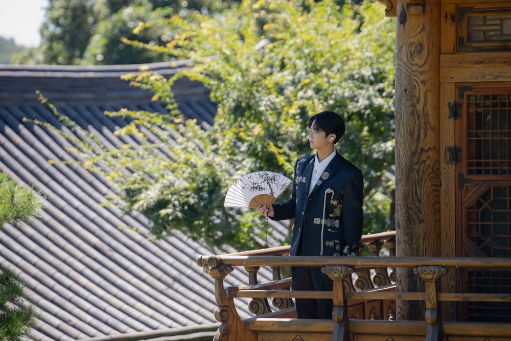 박민수, ‘보름아’ 스틸 포토 공개…반전 수트핏 시선 강탈