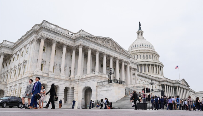 (상보) 美 연방정부, 7년 만의 셧다운···공무원 대량해고 눈앞