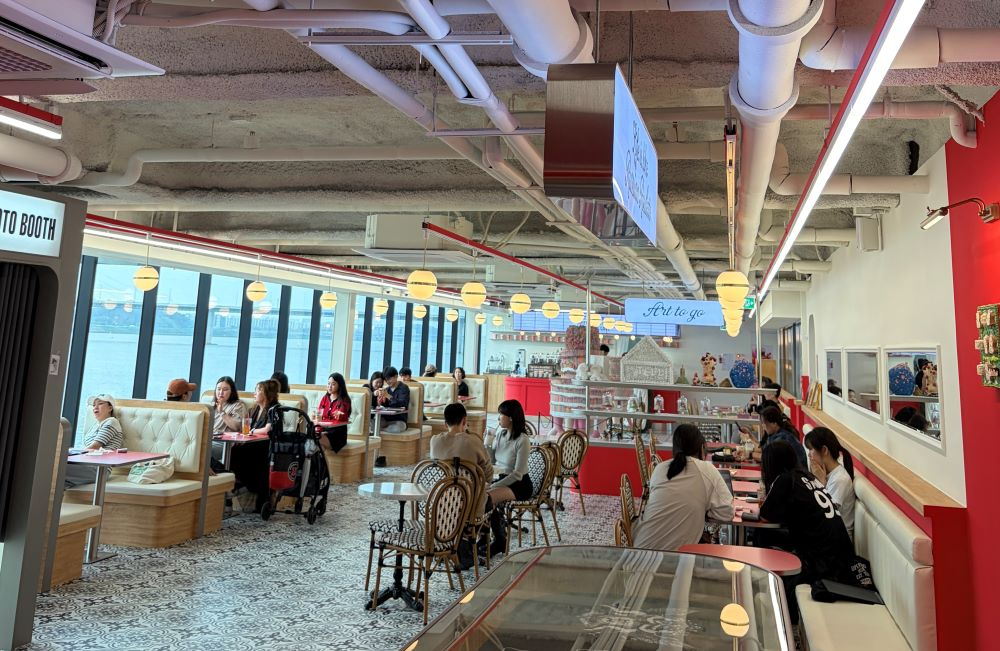 망원 선착장 3층 '뉴케이스'