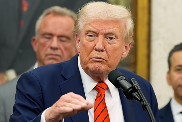 (상보) 트럼프 "다음달 1일부터 대중 100% 추가 관세 부과"