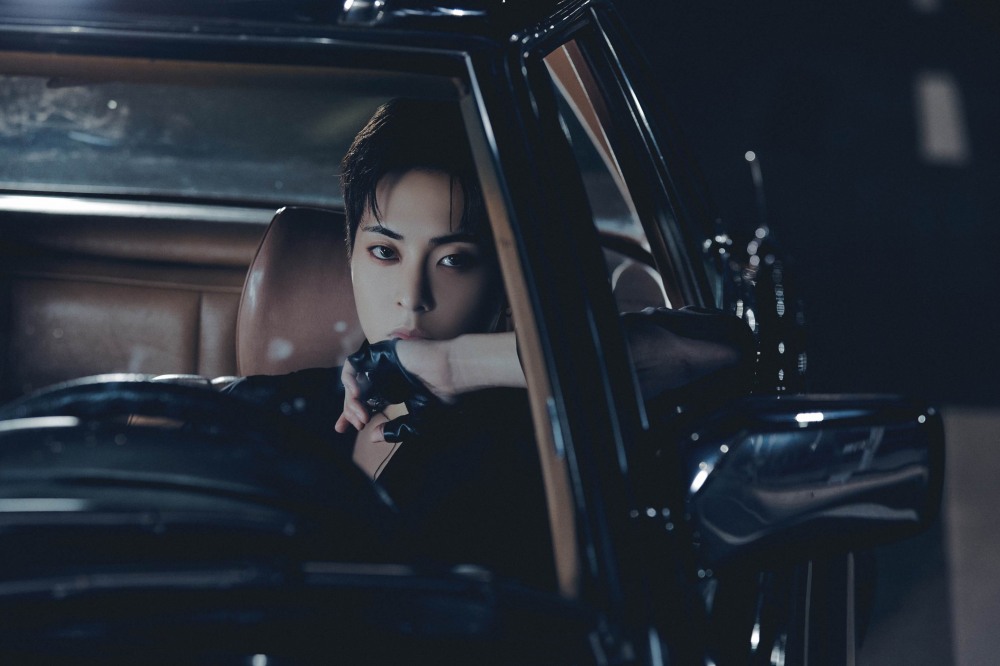 시우민, 디지털 싱글 'Overdrop' 콘셉트 포토 공개…절제된 섹시미 발산