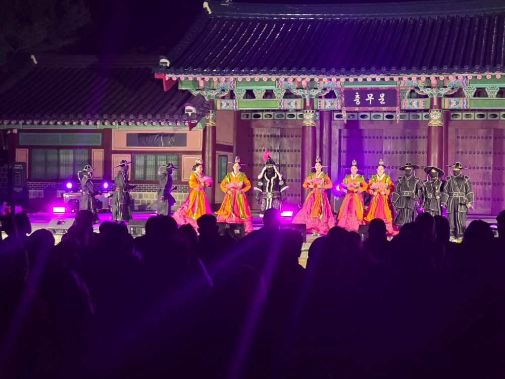 아산시, "팝페라·LED·줄타기까지"…'현충사 달빛야행' 둘째 날도 관객 열기 후끈