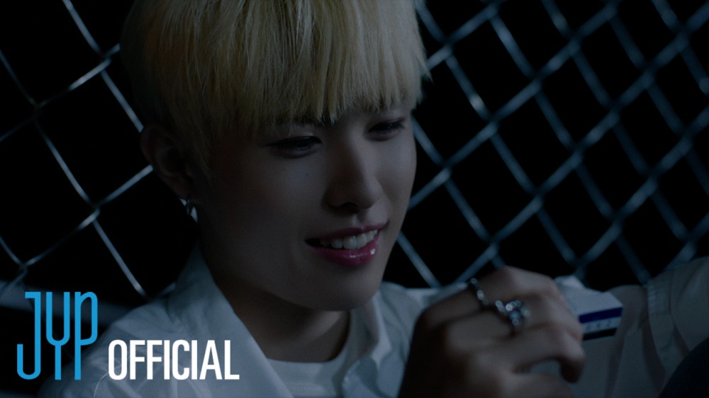 NEXZ, 수록곡 ‘Next To Me’ 뮤비 티저 공개…한 편의 청춘 영화