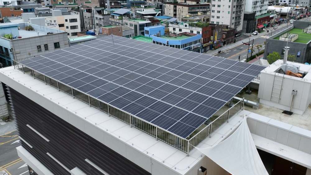 호계1동 행정복지센터 옥상에 설치한 태양광 패널