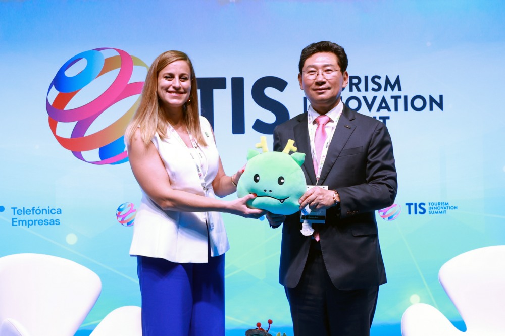 스페인 세비야 피베스(FIBES)에서 열린 TIS 2025에 참석한 이상일 시장