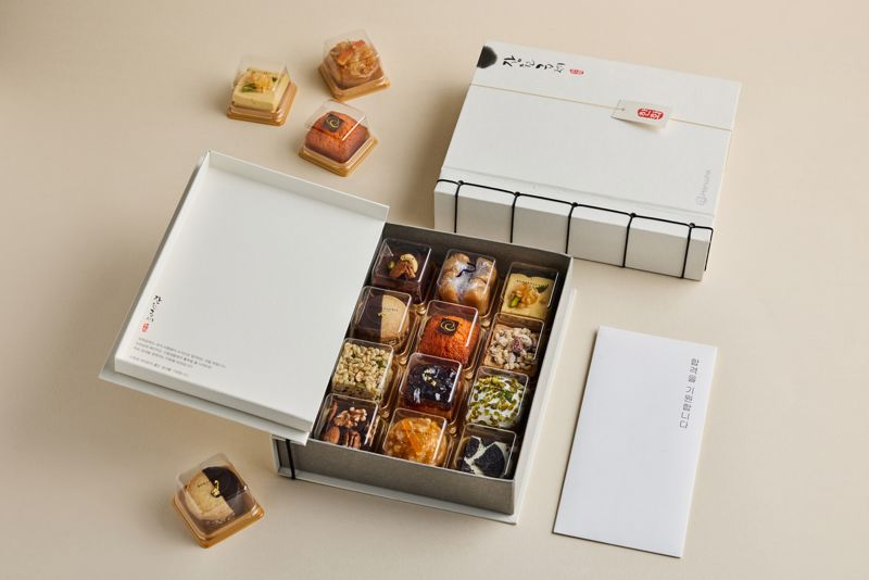 김승연 한화그룹 회장이 임직원 수험생 가족에게 전달한 '2026학년도 대학수학능력시험(수능) 합격 기원' 선물. 한화그룹 제공