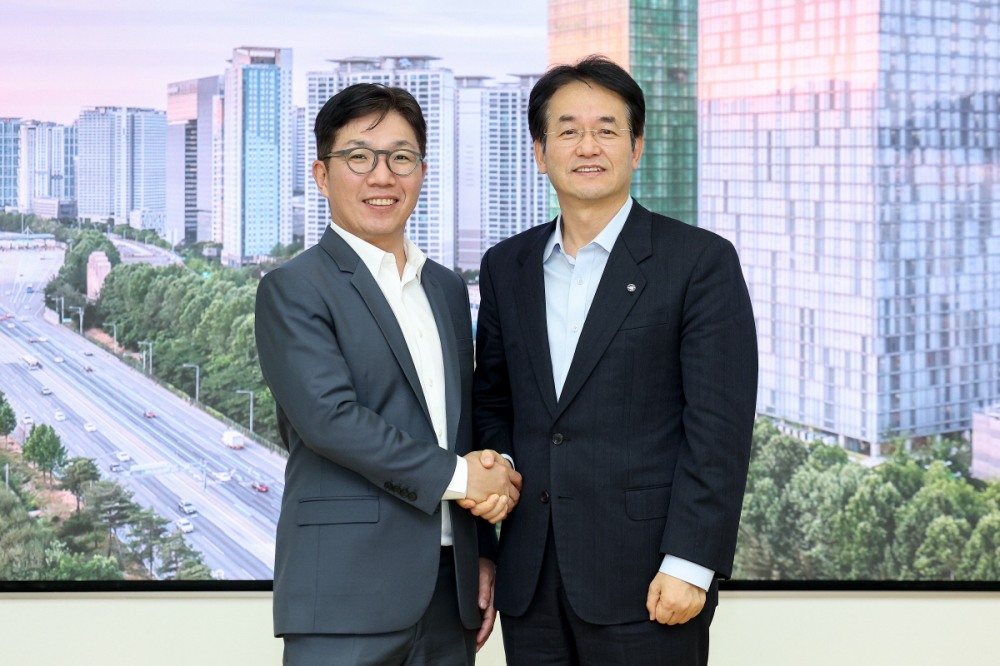 이동환 고양특례시장과 김유원 네이버클라우드 대표이사