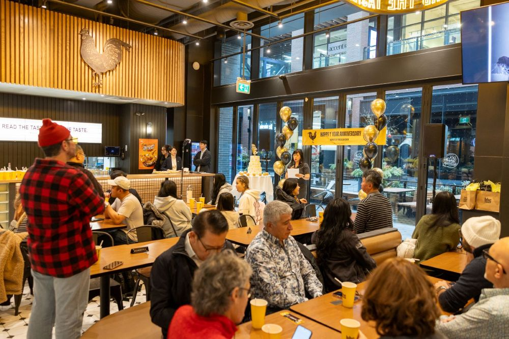 bhc, 캐나다 1호점 오픈 1주년 기념식