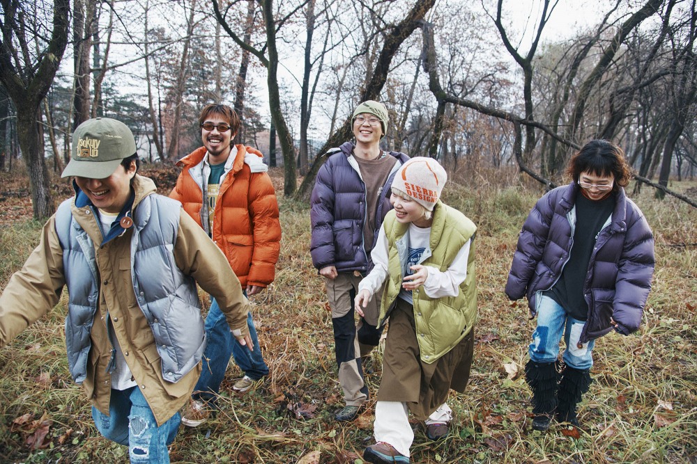 시에라디자인, 60주년 헤리티지 재해석한 ‘휘트니 라이트 구스다운’ 출시…지소쿠리클럽과 함께한 뮤직 필름 공개
