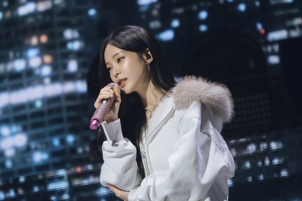 헤이즈, 2년 만의 연말 ‘귀호강’ 콘서트 성료…“한 해의 끝, 음악과 사랑으로 채울 수 있어 감사”