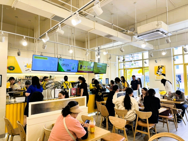 (▲몽골 울란바토르에 위치한 메가MGC커피 매장 내부/ 이하 사진=메가MGC커피 제공)