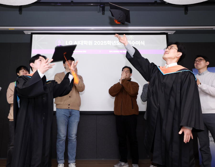 LG가 3일 서울 마곡에 위치한 LG AI대학원에서 사내 과정 마지막 학위수여식을 진행했다