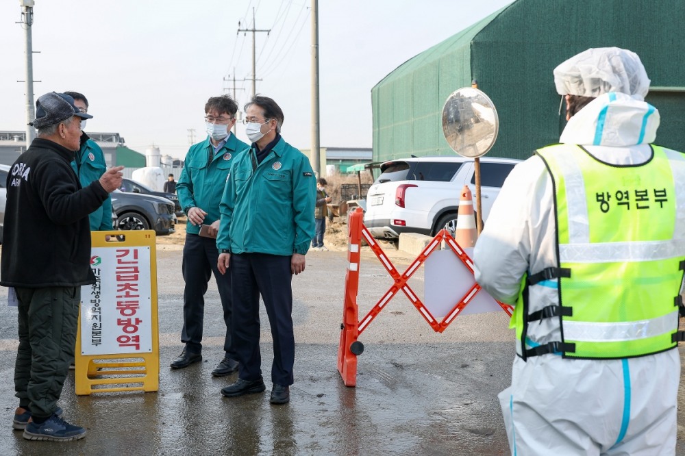 구제역 발생 농가 현장 방문