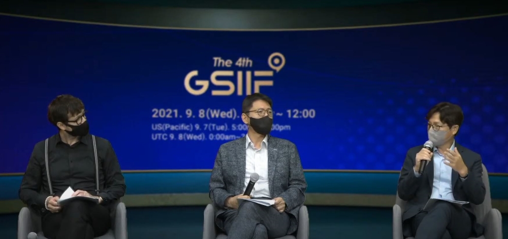 안드리아 비앙키 교수, 우운택 교수, 김범주 본부장이 함께 참여한 2021 GSI-IF 토론. 사진=KAIST