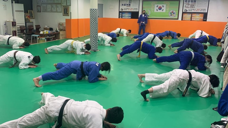 추운 겨울철 미끄럼 사고에 '유도'의 기술 중 '낙법'을 적용하면 부상을 막을 수 있다 / 사진=광주 국제유도관