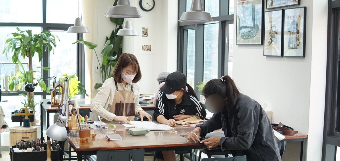 루시디안 가죽공방, 가죽공예지도사 1급 교육과정 오픈