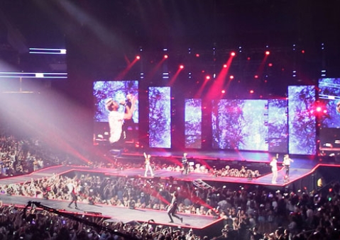 CJENM 소속 아티스트 공연 모습