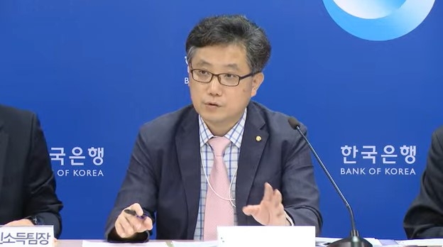 (상보) 최정태 한은 국민계정부장 "향후 경제는 소비의 완만한 회복, 수출 부진 완화, 성장세 점차 개선 예상"