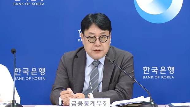 (상보) 한은 금융통계부장 "하반기 첫달, 경상수지 흑자기조 분명해져. 경상수지 상저하고 뒷받침. 단 유가 계속 오르면 흑자 제약"