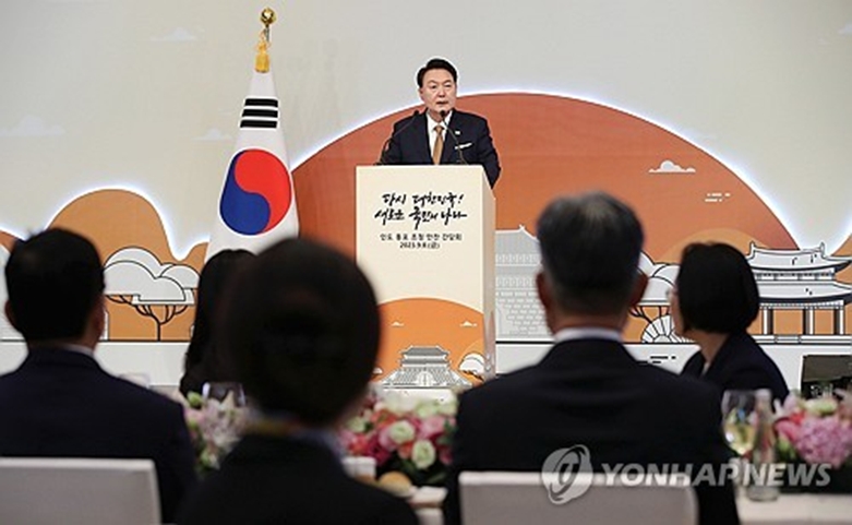인도 동포간담회에서 격려사하는 윤석열 대통령(연합뉴스사진제공)