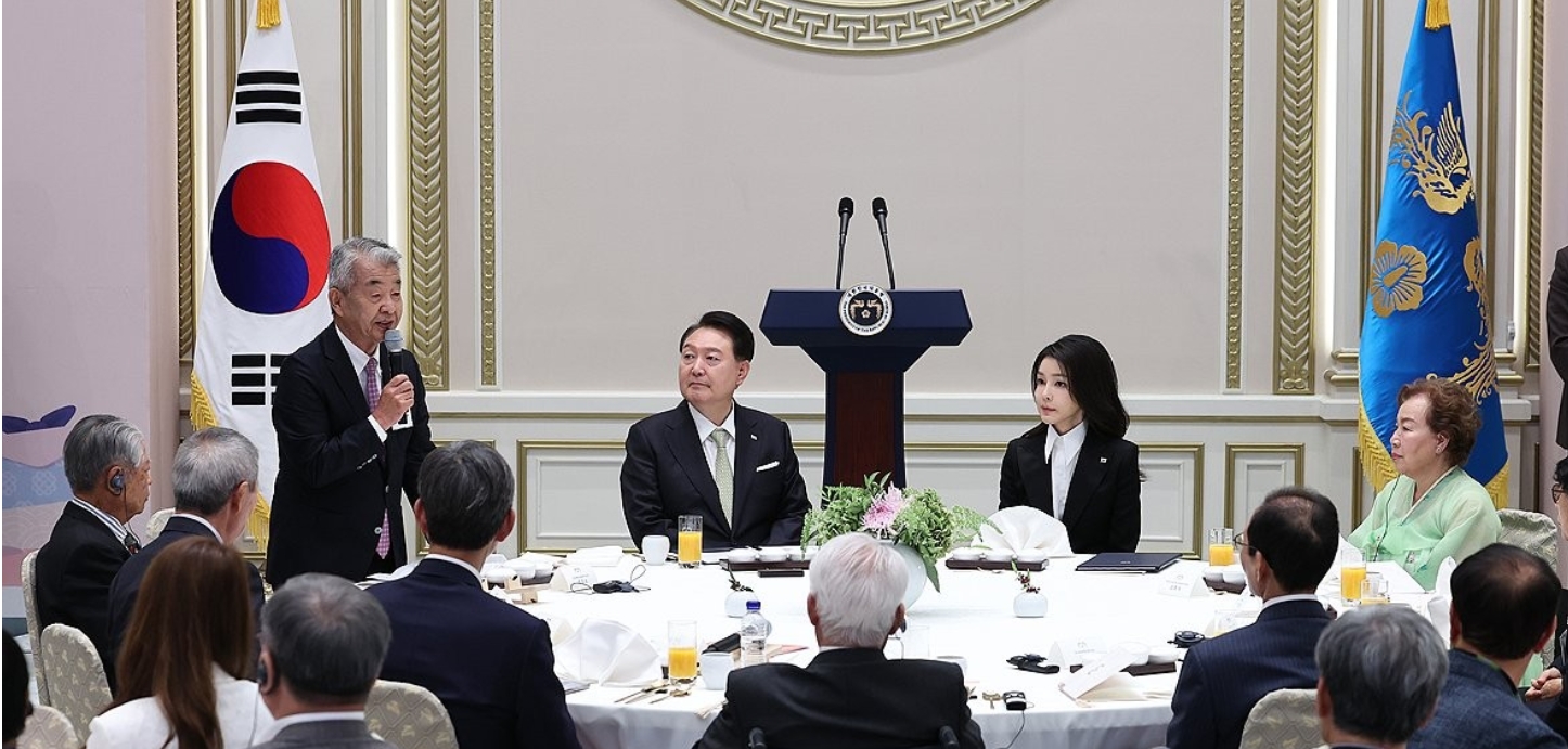 원폭 피해 동포 초청한 윤석열 대통령(사진=연합)