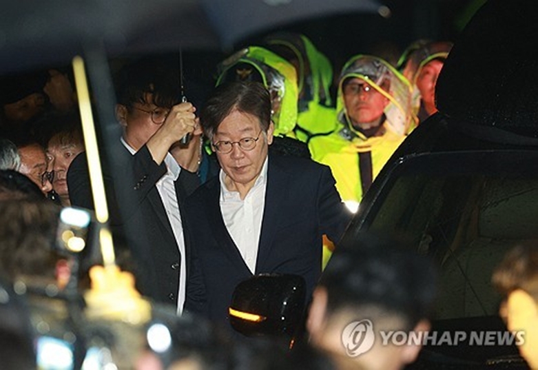 구치소 나서는 이재명 대표(사진=연합)