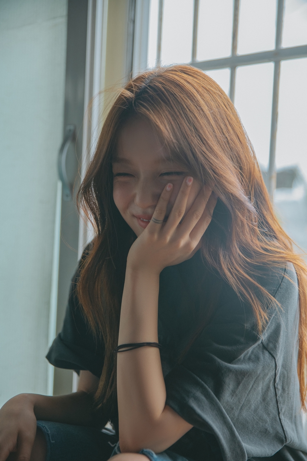 로시, 싱글 'Something Casual' 첫 티저 이미지 공개…'로블리' 매력 예고