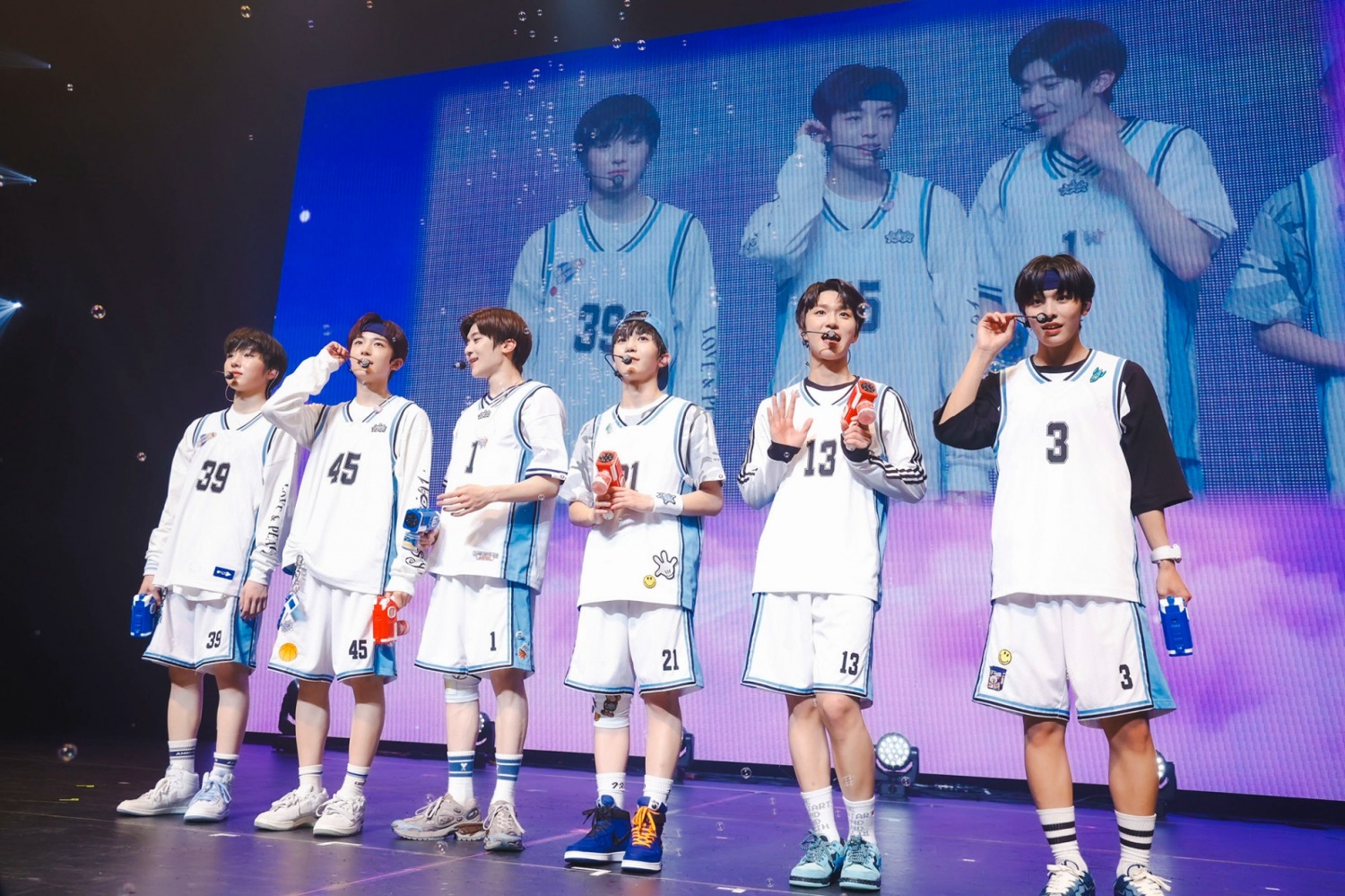“日 프리 데뷔 투어 시작부터 터졌다” NCT NEW TEAM, 도쿄 4회 공연으로 8천 관객 동원