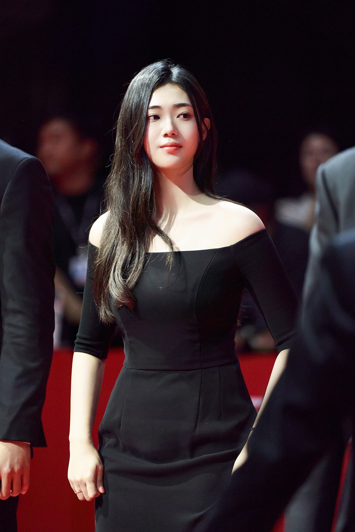 ‘상큼 발랄 에너지 발산’ 김지우, 제28회 부산국제영화제 화려하게 수놓았다