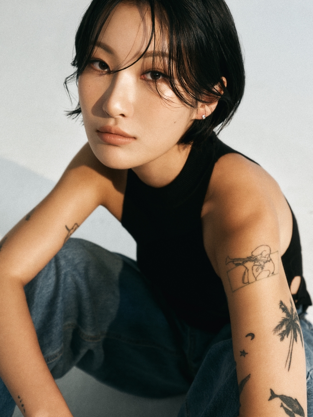밀레나, 독보적 분위기 담은 새 프로필 이미지 공개…활발 활동 예고
