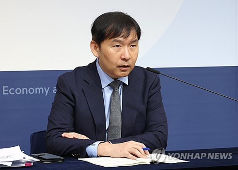 최근 경제동향 설명하는 이승한 경제분석과장(사진=연합)