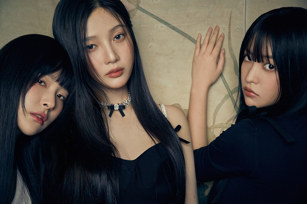 레드벨벳, 정규 3집으로 콘셉트 끝판왕 예고…감각적 분위기의 티저 이미지 공개 화제