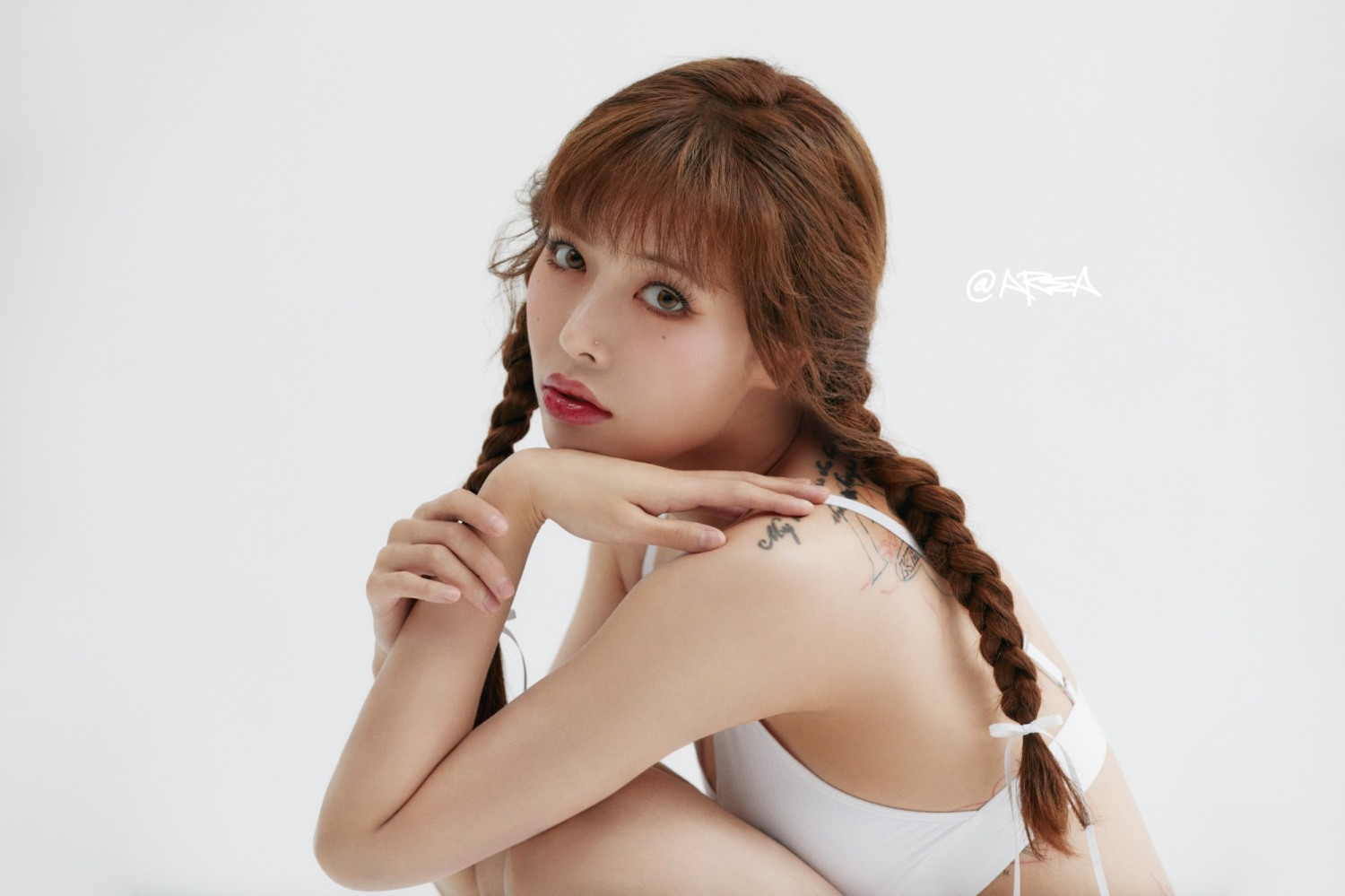 현아, 앳에어리어와 전속계약 체결…새로운 도약