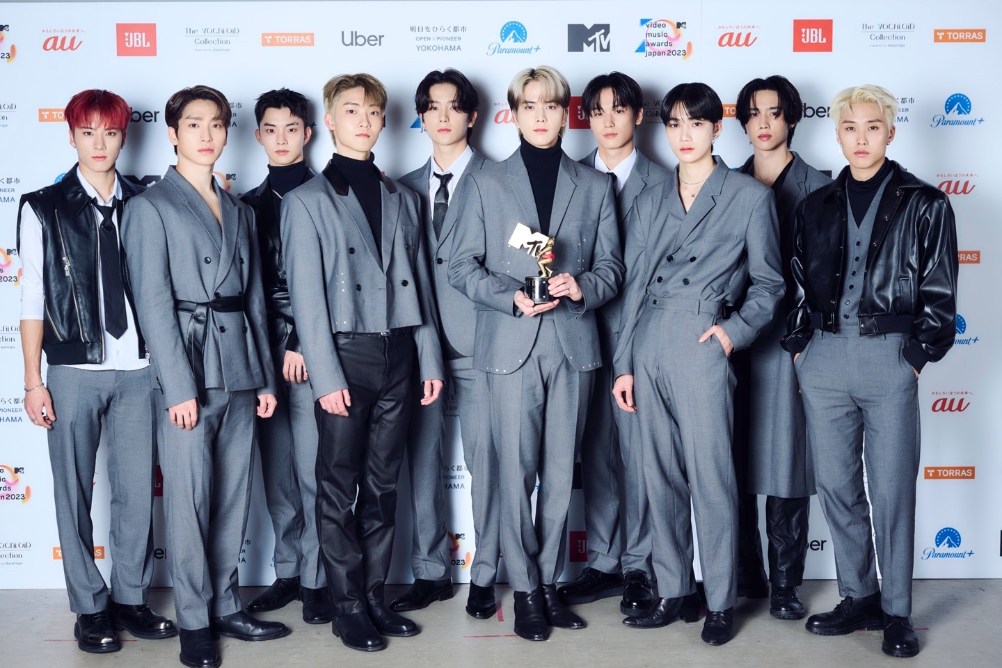 더보이즈, 日 'MTV VMAJ'서 '베스트 아시아 그룹상' 수상…"컴백과 동시에 수상 영광... 앞으로도 멋진 모습 보여드릴 것"