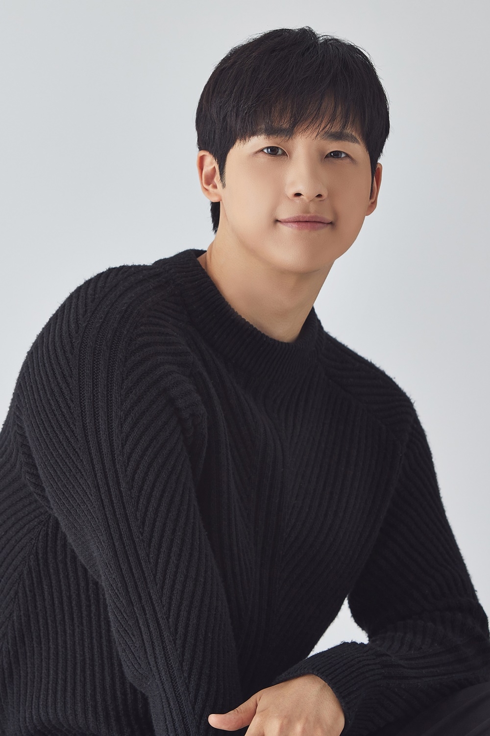 B1A4 신우, 연극 ‘찬란하고 찬란한’ 출연…다방면 맹활약