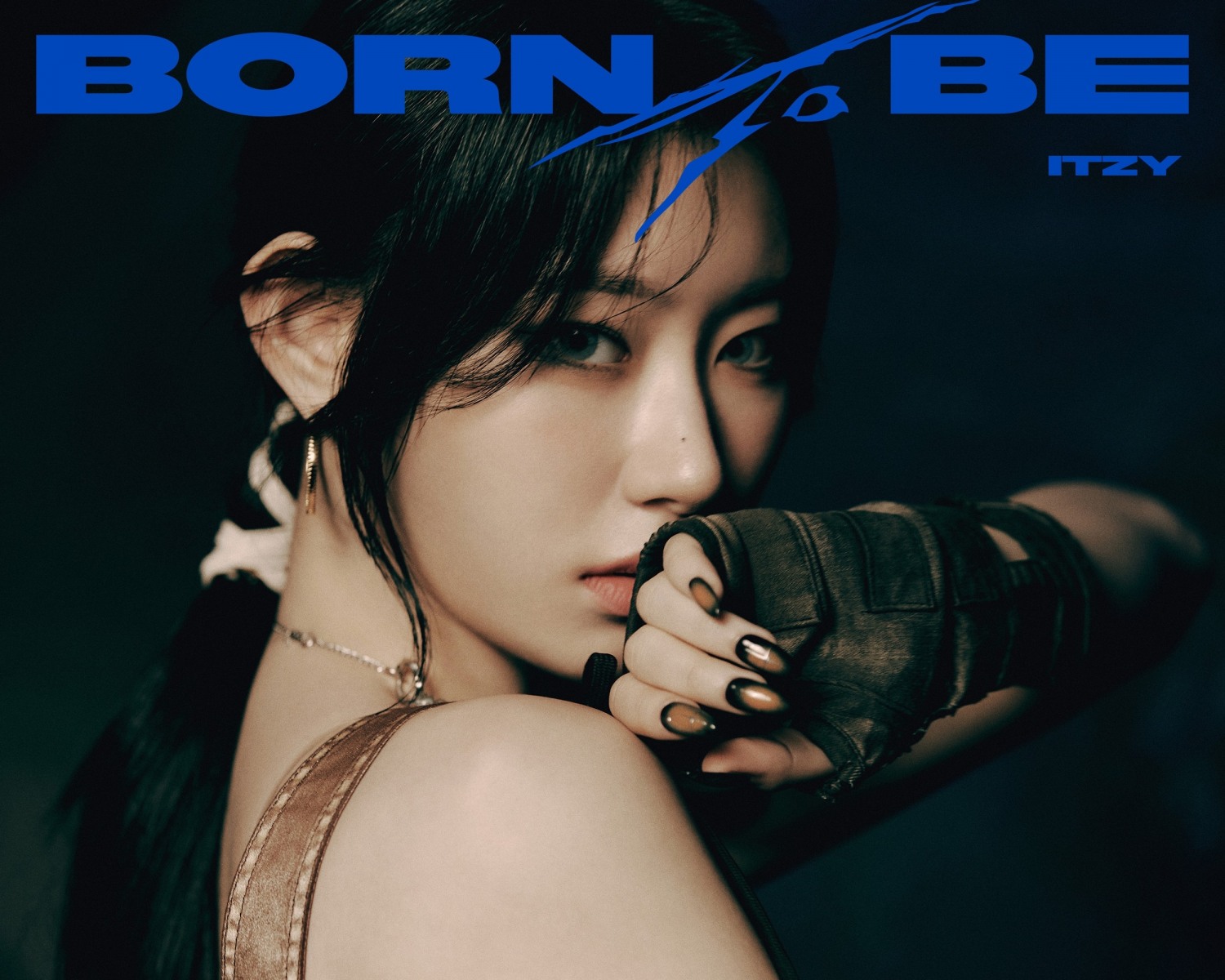 ITZY 채령, 신보 'BORN TO BE' 개인 포토 및 클립 공개…범접할 수 없는 분위기 속 절제美