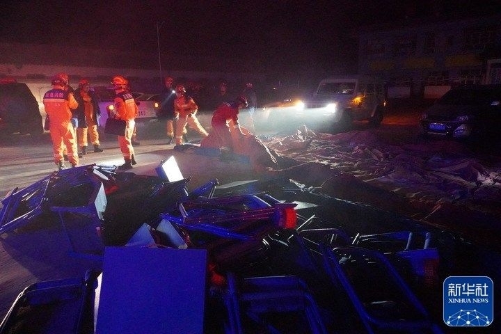 중국 간쑤성 지진 피해 현장(신화사 캡처)