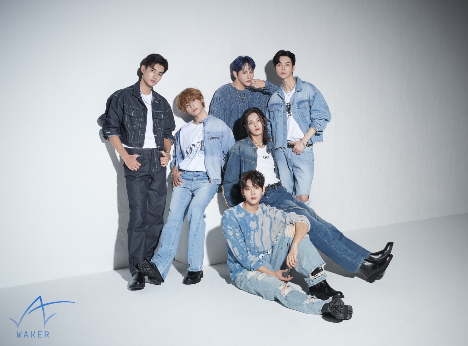 웨이커, ‘미션 오브 스쿨’ 3차 콘셉트 포토 공개…'강렬 카리스마'